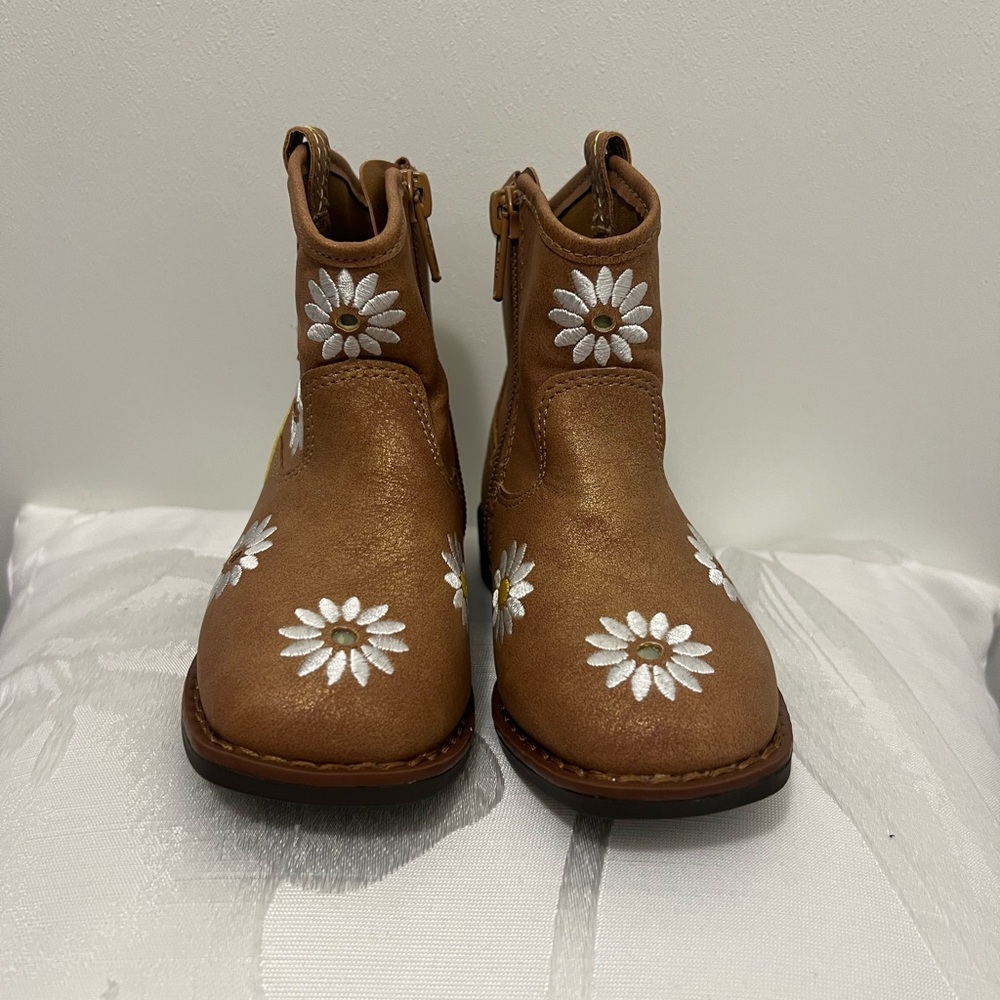 Brown Ankle Boots with Daisy Embroidery and Elastic Panels